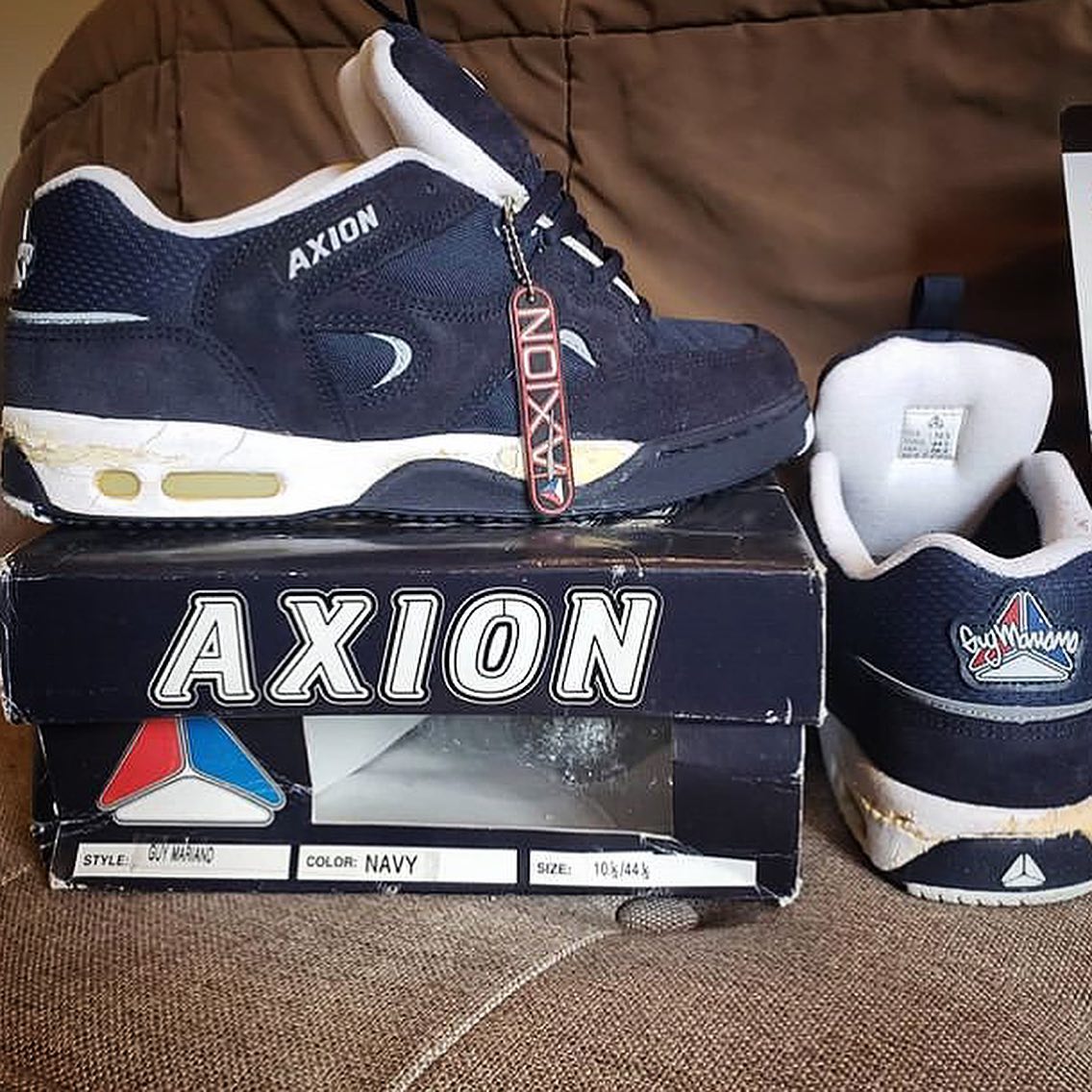@lukeanthrope keeps breaking out the classics.  This is my favorite Axion shoe ever.  Had the white/yellow in 6th grade.  #sk8shoewars #axion #axionfootwear #guymariano