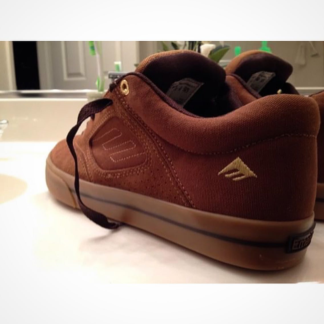 @thineprinceali is selling some 10.5 crispy Reynolds 3s.  Get it while you can!  #sk8shoewars #emerica