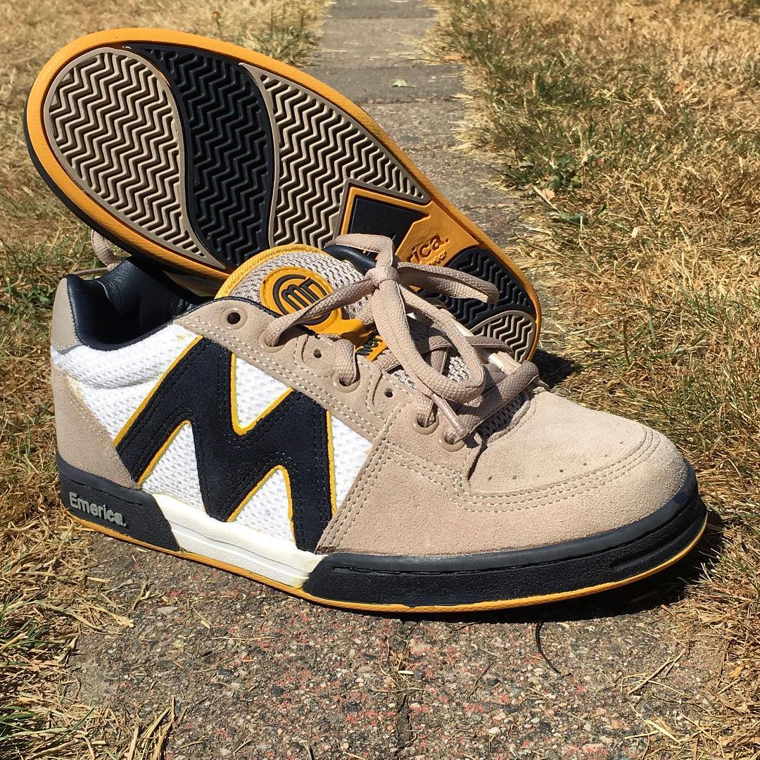 UPDATE:  SOLD don’t sleep on these classics!  @elkaboose is selling these beautiful 9.5 #emerica #marcjohnson 1s.  You should probably hit his DM immediately to cop.  This is one of those heavy classics you never see come up!  #sk8shoewars #canada #skateboarding #thrasher #tbt